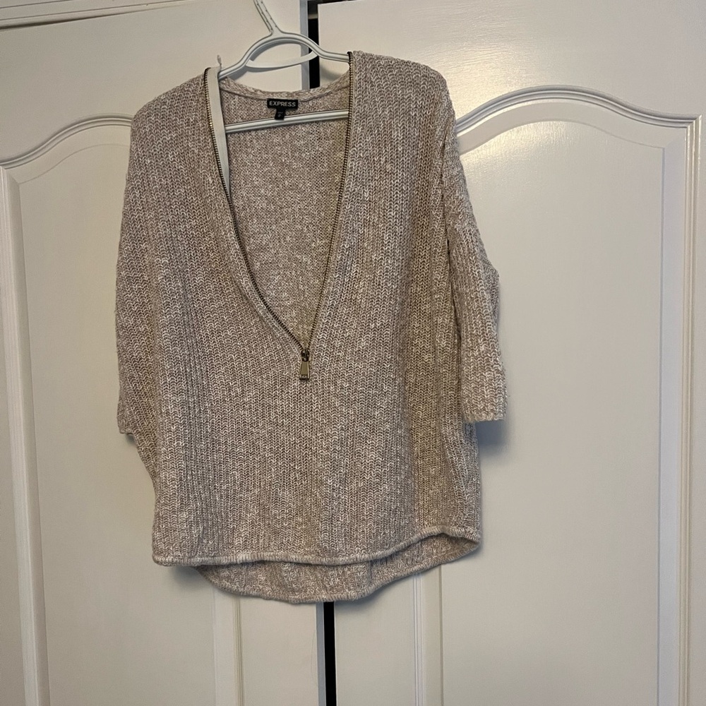 Express Women's V-Neck Sweater in Light Brown medium
